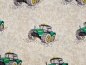 Mobile Preview: Hochwertiger Baumwollstoff ✂ beige bedruckt mit Motiv "grüner Traktor" ✓ hochwertig ✓  ab 0,3 Meter ✓ 1010-1