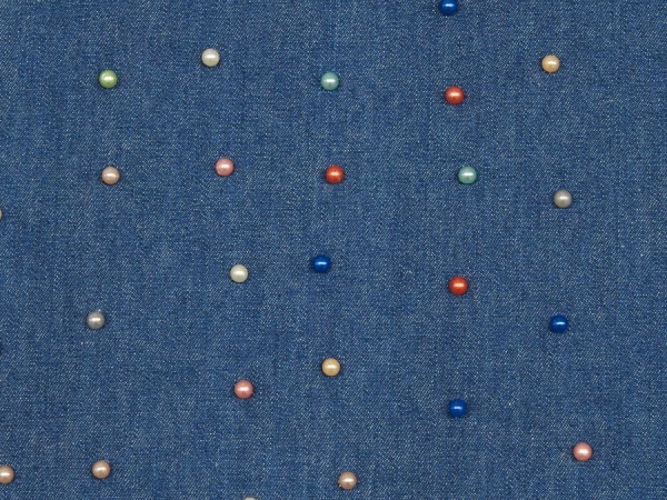 Hier online kaufen: Jeans / Denim ✂ aus Baumwolle ✓ robust ✓ strapazierfähig ✓ mit bunten Perlen vernietet ✓ ab 0,3 Meter ✓ 1001-1