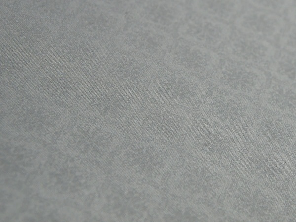 Trachtenstoff 1001 grauer Baumwollsatin mit feinem Ornament als Muster