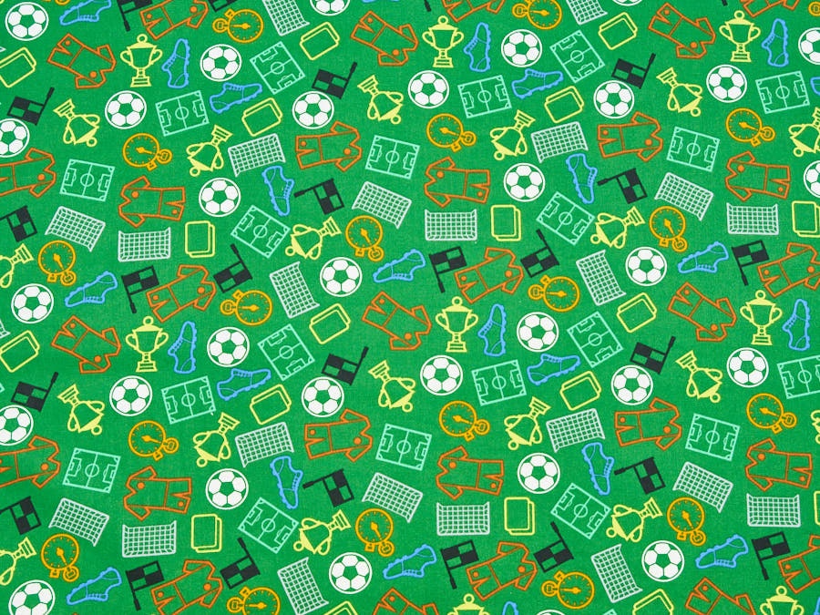 Hochwertiger Baumwollstoff grün ✂ Druck mit Fußballmotiven, Bällen, Trikots ✓ hochwertig ✓  ab 0,3 Meter ✓ 1029-2